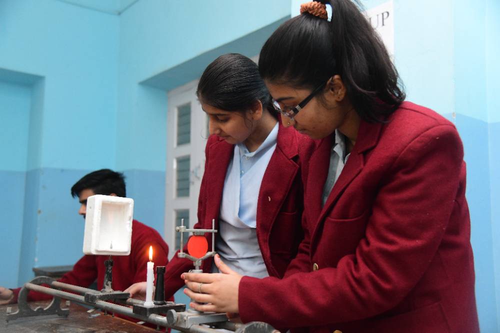 Science observation activity at Pink Model School Bikaner